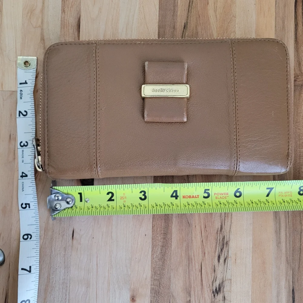 Zip-around Tan Leather Wallet With Gold Tone Zipper And Bow, See by Chloe - Picture 4 of 10